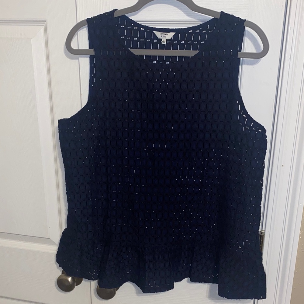 Crown & Ivy Navy Textured Sleeveless Blouse